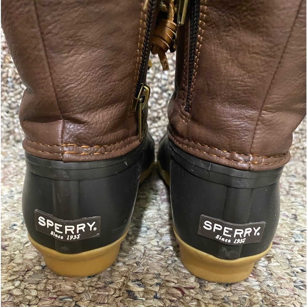 Girls Sperry Saltwater Boot.  Gently used